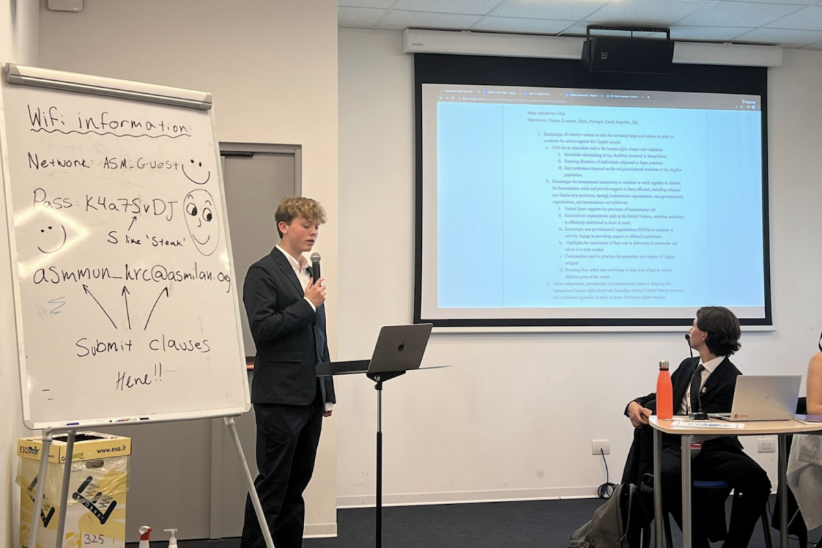 Cole Auchincloss (’27) presents his clause to his committee Nov. 10 at the American School in Milan Model United Nations Conference. Auchincloss represented the delegate of the U.S. and presented his clause on the freedom of Uyghurs in China to the Human Rights Committee.